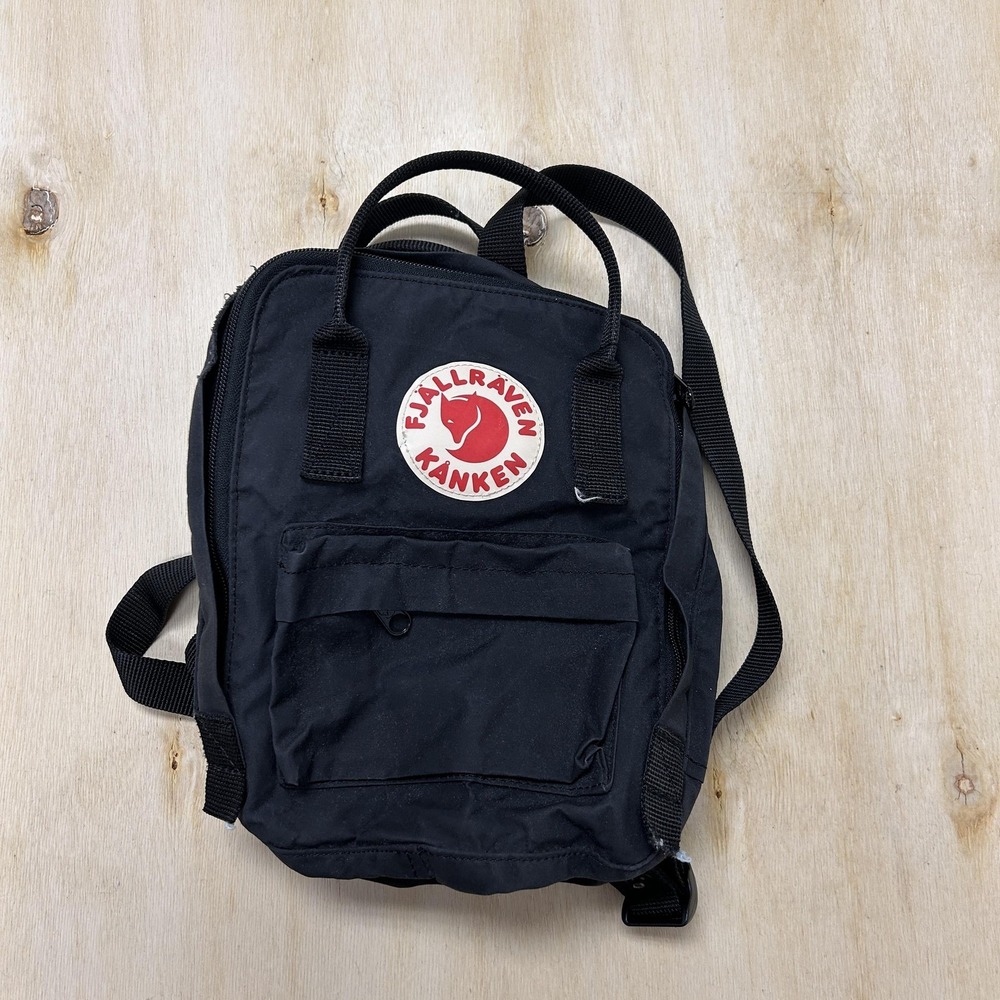 Fjallraven Black Kanken Mini Backpack Soft Case Adjustable Straps Daypack